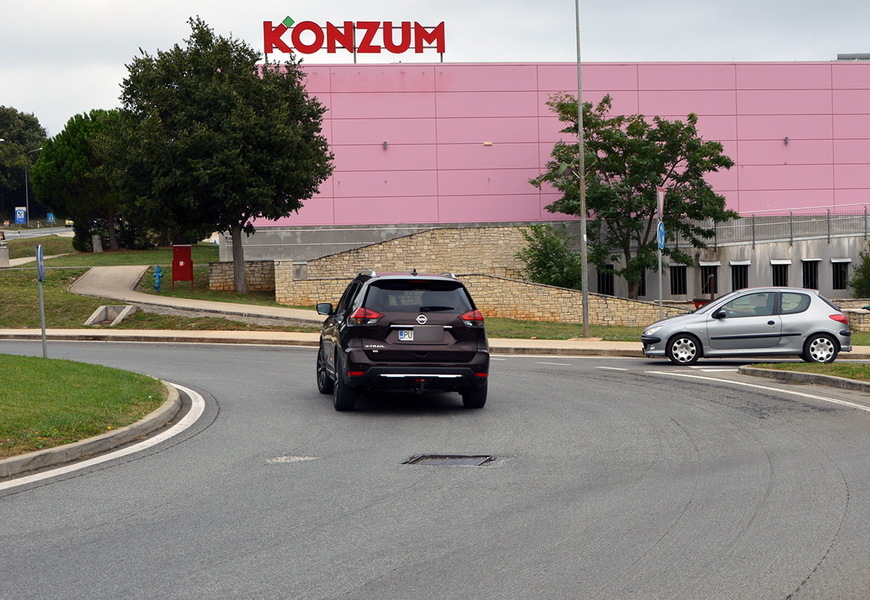 Konzum u Labinu (foto: Robi Selan)