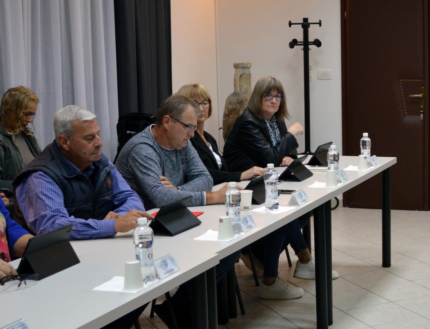 Esma Dobrić, krajnje desno, Nikola Lazić lijevo (foto: Kristian Stepčić Reisman)