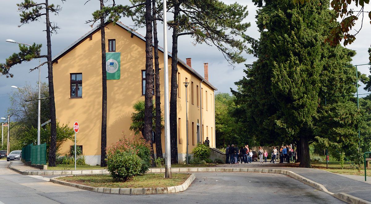 Područna škola na Vinežu (foto: Robi Selan)