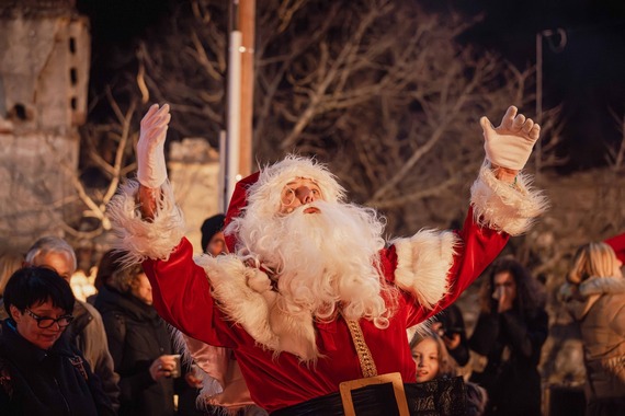 BOŽIĆNA PRIČA Treba nam tako malo, skoro ništa, jedan kremen i jedna iskra