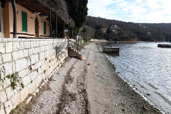 Plaže čekaju neke nove kupače, a pidoći mirno rastu u moru