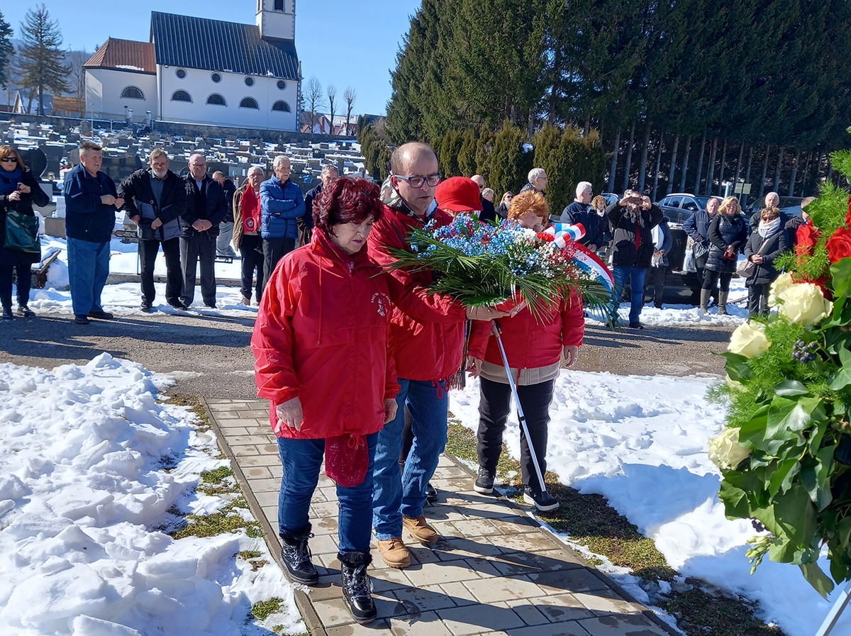 Polaganje vijenaca za dvadeset i šest smrznutih partizana 