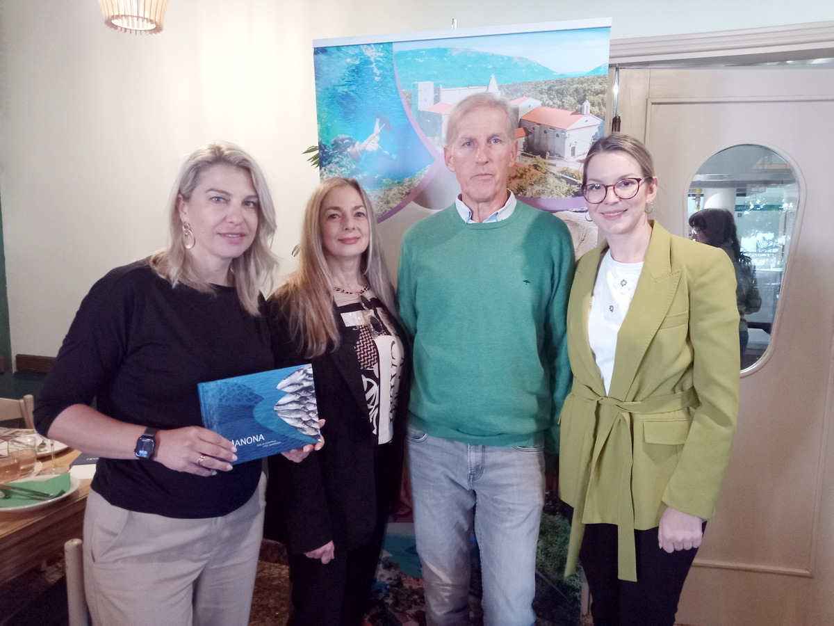 Ariana Brnetić, Viviana Brkarić, Valter Stojšić i Ana Vuksan (fotogalerija: Roberto Matković)