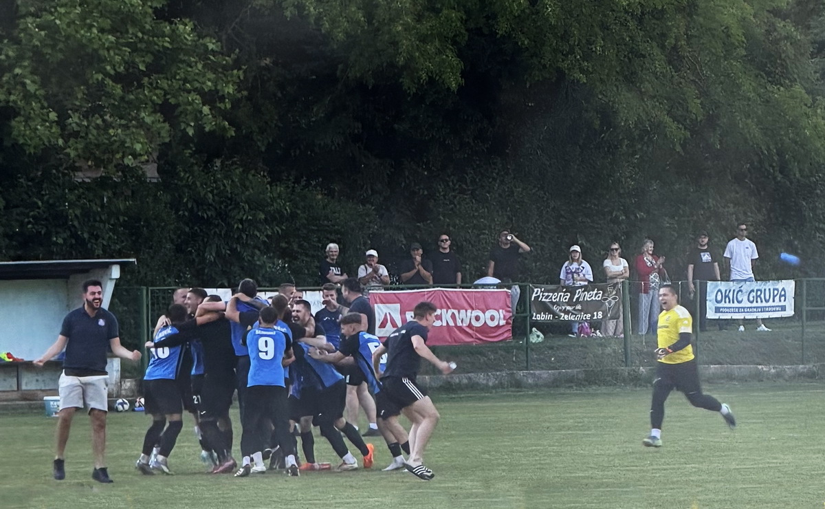 Slavlje Rašana nakon pobjede (foto: Nenad Čakić)