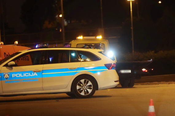 Vozio bez vozačke i sletio motociklom: prevezen u pulsku bolnicu