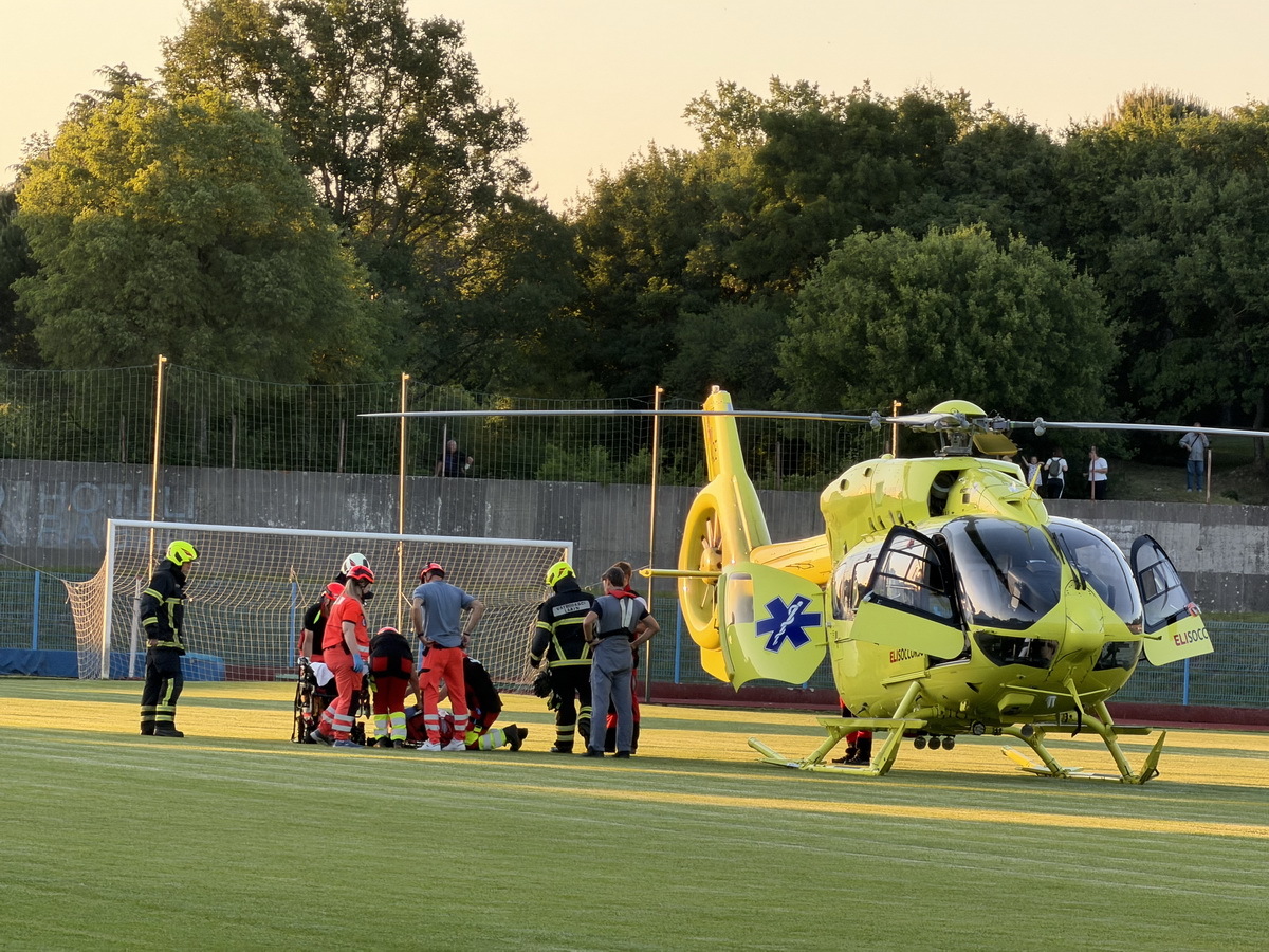 Vozač motocikla prevezen je helikopterom u riječku bolnicu (foto: Nenad Čakić)