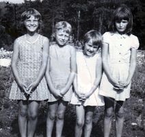Sestrične: Vesna Vidas, Davorka Prskalo, Loredana Stepčić i Aurelia Mohorović početkom 70-ih godina