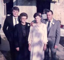 Na Vesninom vjenčanju: Mladen, Marija, Vesna i Mario